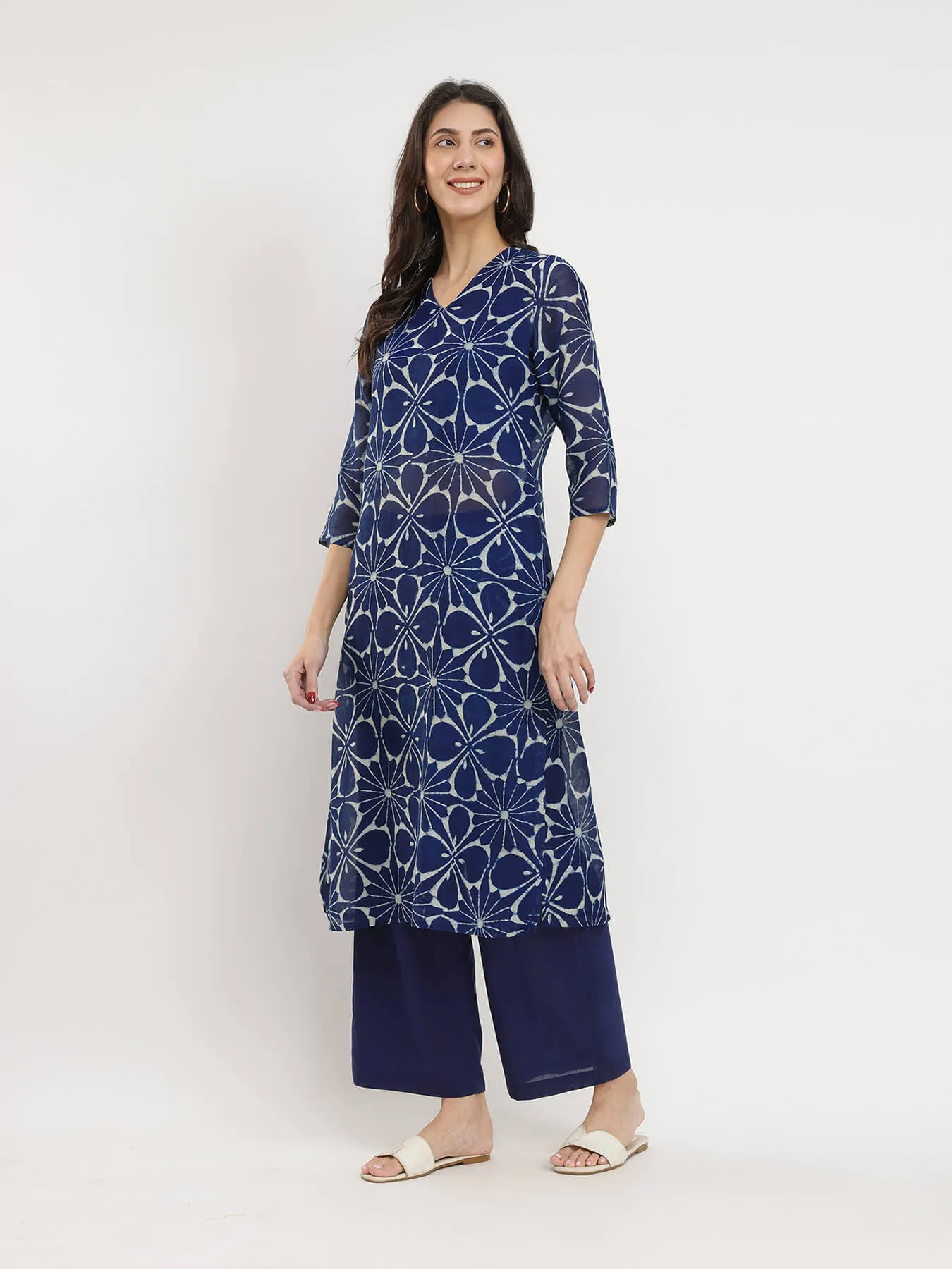 Chanderi Dabu Abstract Floral Kurta Set - Indigo