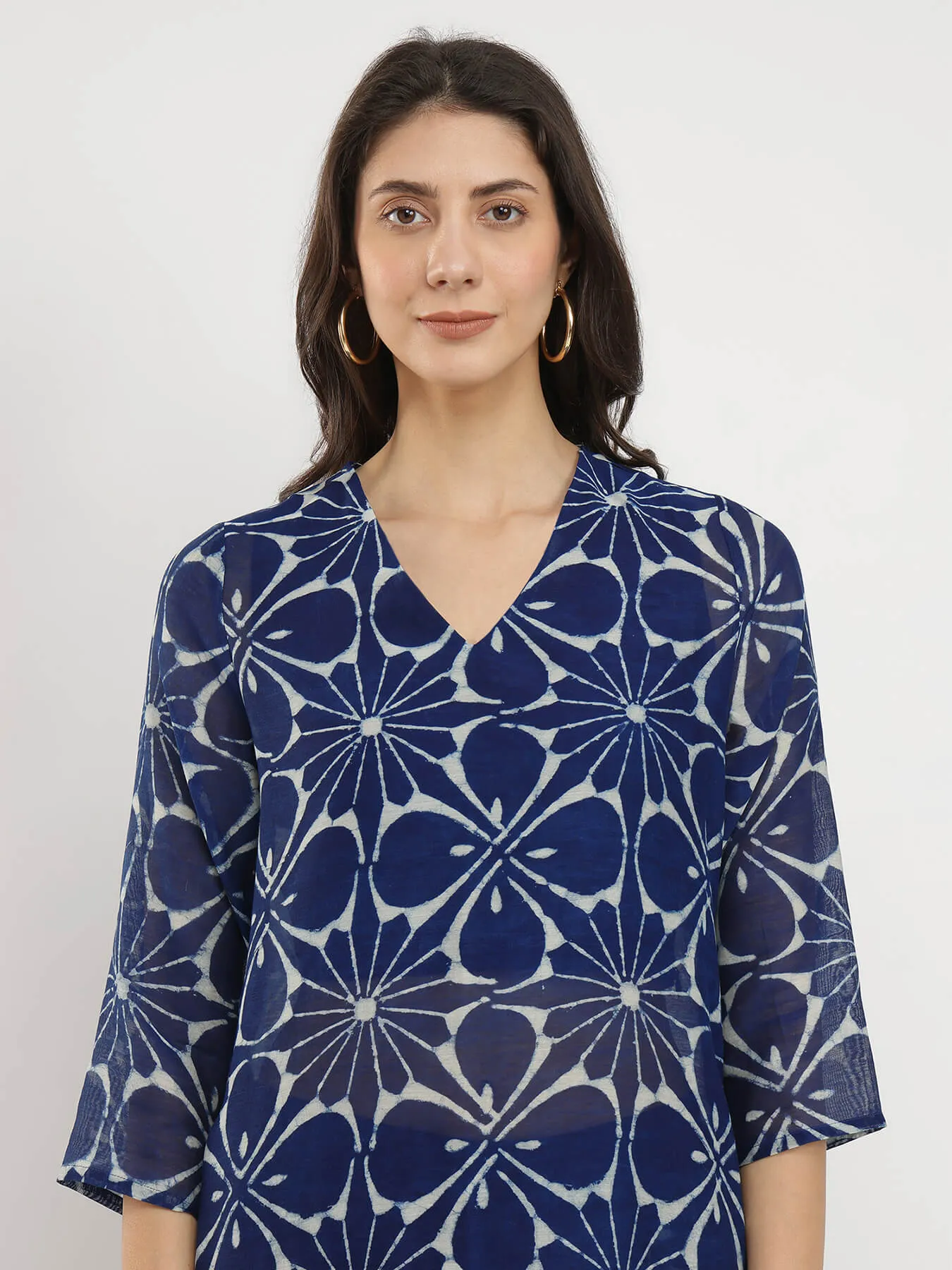 Chanderi Dabu Abstract Floral Kurta Set - Indigo