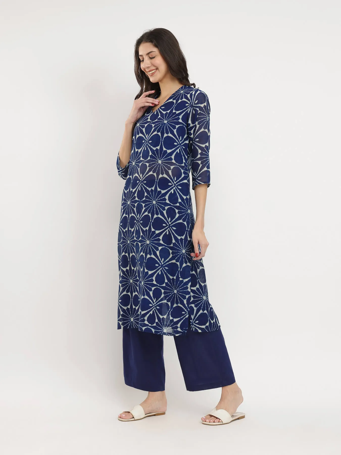 Chanderi Dabu Abstract Floral Kurta Set - Indigo