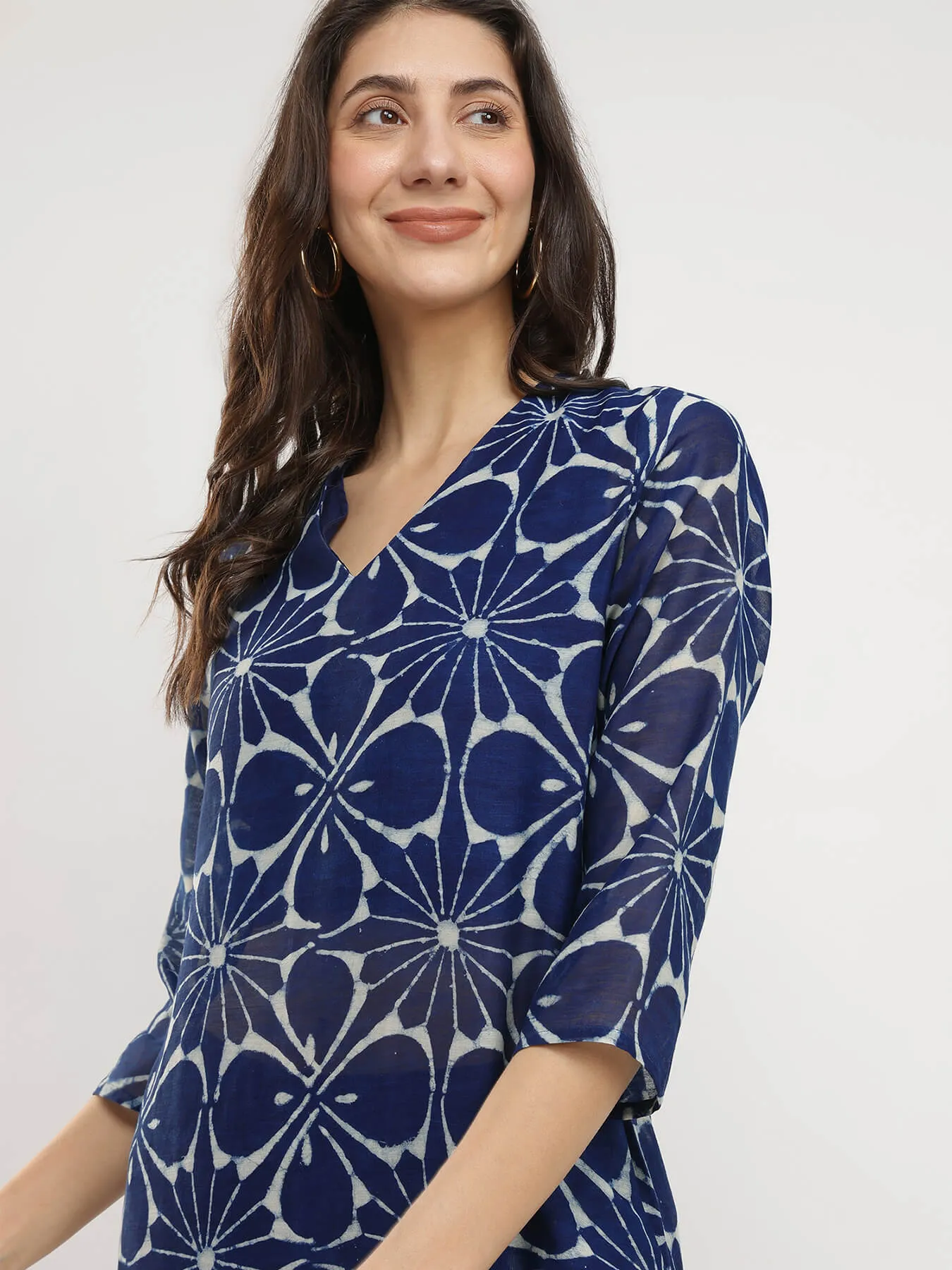 Chanderi Dabu Abstract Floral Kurta Set - Indigo