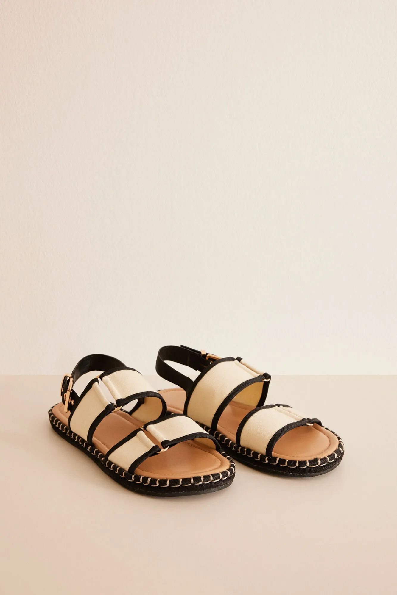 Sand crossed-strap flat sandals